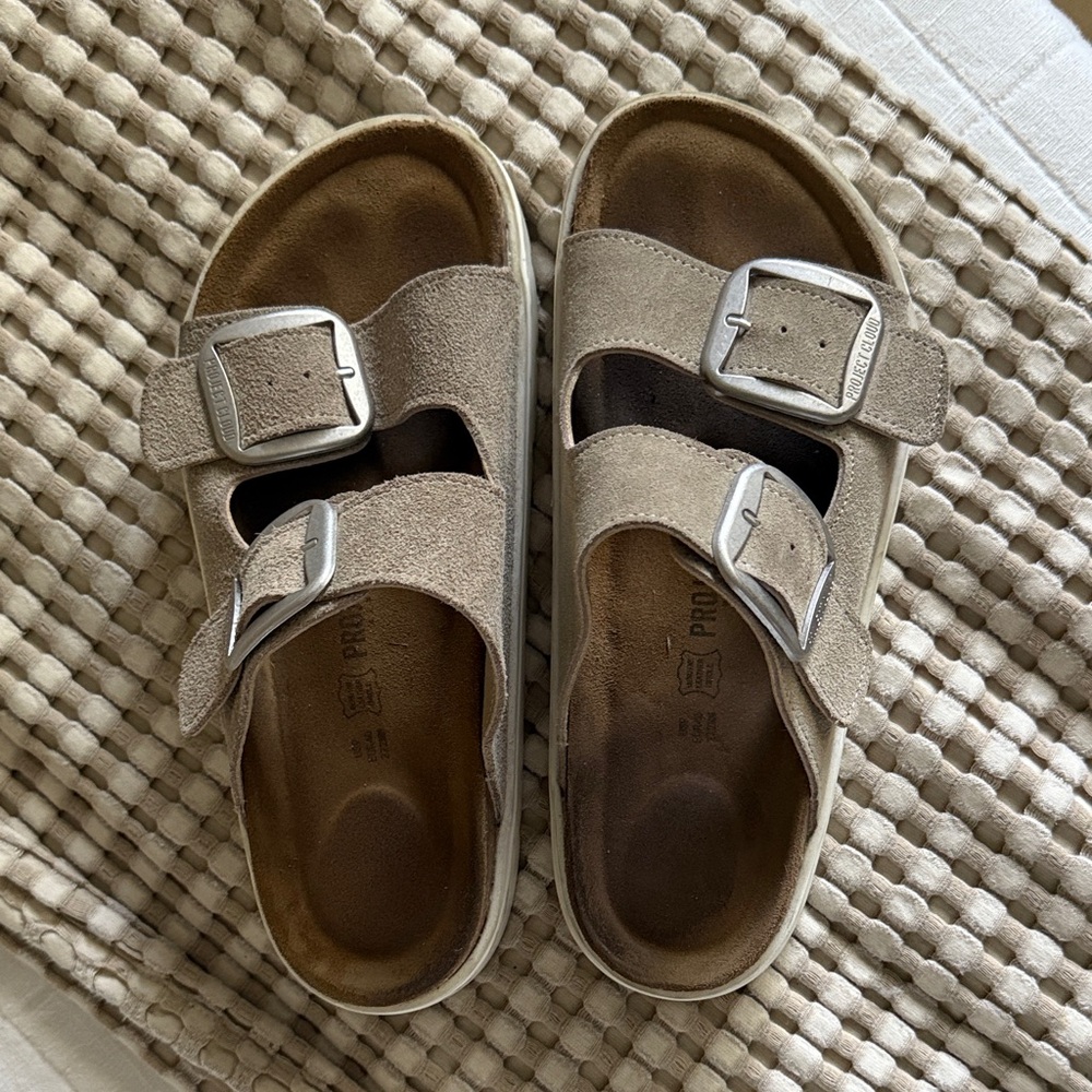 Stylish Tan Suede Sandals